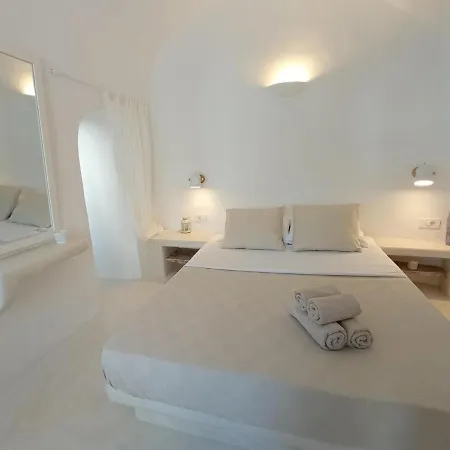 Sisyphus House In Santorini * Vothon