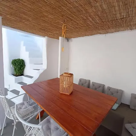Sisyphus House In Santorini Holiday home Vothon