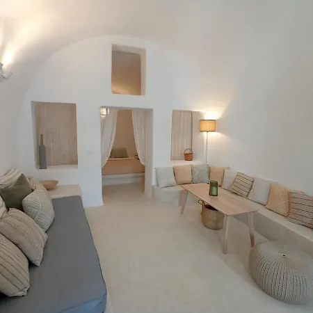 Sisyphus House In Santorini *
