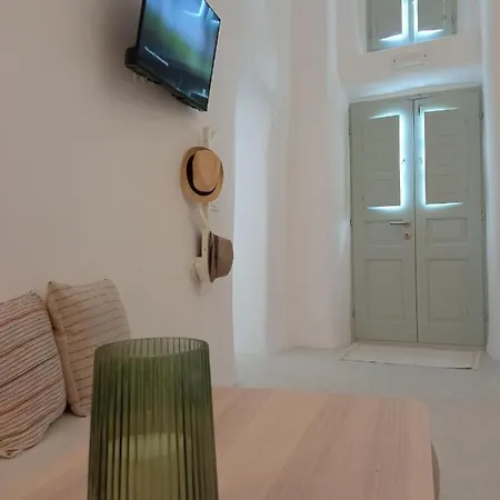 Sisyphus House In Santorini * Vothon