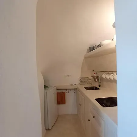 Sisyphus House In Santorini *