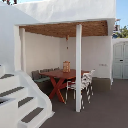 Sisyphus House In Santorini Semesterbostad