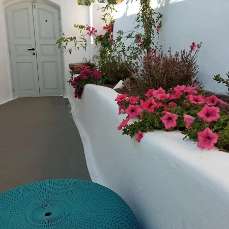 Sisyphus House In Santorini * Vóthon