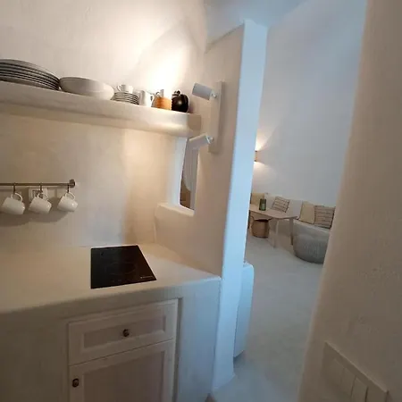 Sisyphus House In Santorini Vothon
