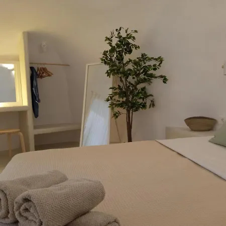 Holiday home Sisyphus House In Santorini Vothon
