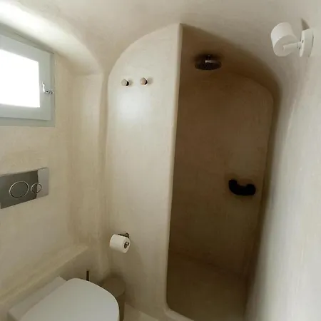 Sisyphus House In Santorini * Vothon